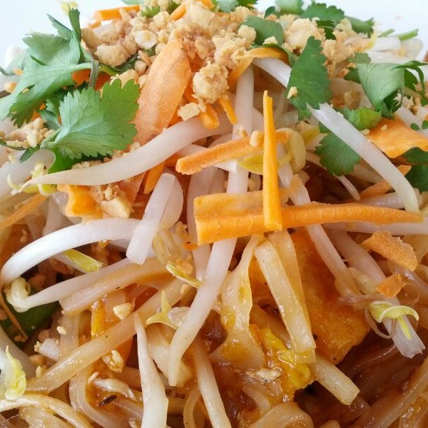 Photo taken at Thai Spice Asian Cuisine by Jen L. on 11/21/2012