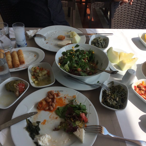 Photo taken at Su&#39;dan Restaurant by Özlem Özbek on 6/20/2017