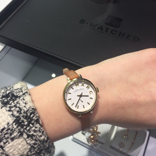 Наручные часы united colors of benetton 7453_146_015. Циферблат из металла. Часы циферблат. Orient 003b. B watched.