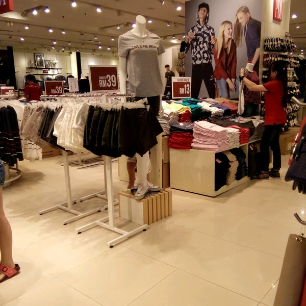 Padini Concept Store - Clothing Store in Wangsa Maju