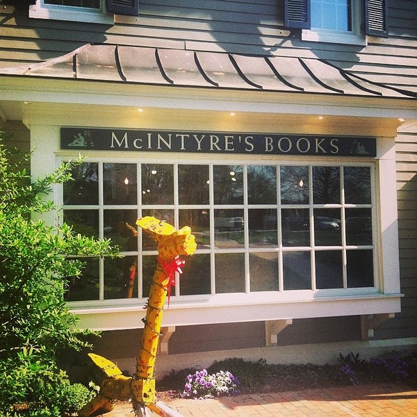 Photo taken at McIntyre&#39;s Books by Japhy on 4/12/2014