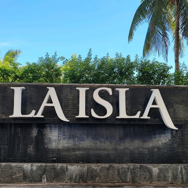 รูปภาพถ่ายที่ La Isla Shopping Village โดย Adeviye K. เมื่อ 7/17/2022