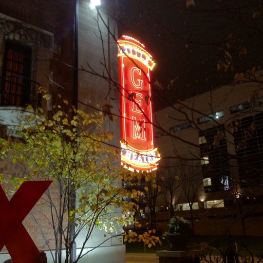 Foto tirada no(a) Gem &amp; Century Theatres por Charlie W. em 10/26/2012