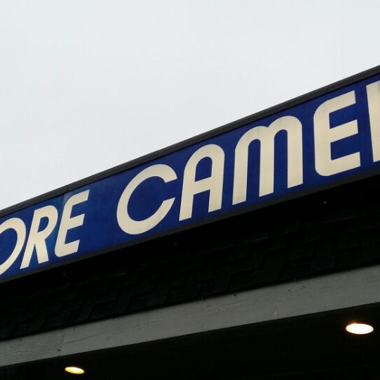 1/12/2014 tarihinde Meee M.ziyaretçi tarafından Kenmore Camera'de çekilen fotoğraf