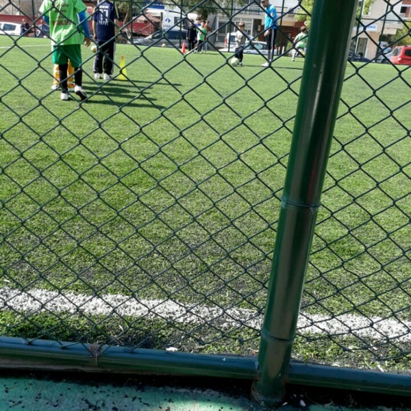 gode cengiz parki hali saha karsiyaka izmir