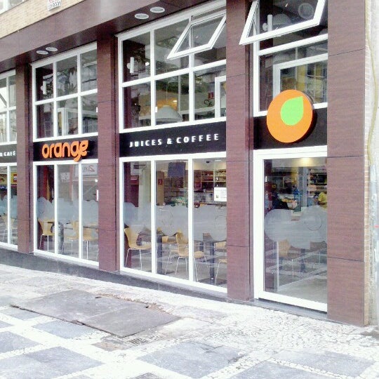 Photo taken at Orange Sucos &amp; Café by Marcelo C. on 11/10/2012