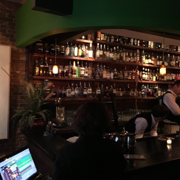 Foto scattata a Rum Bar at The Breadfruit da Terry S. il 12/5/2015
