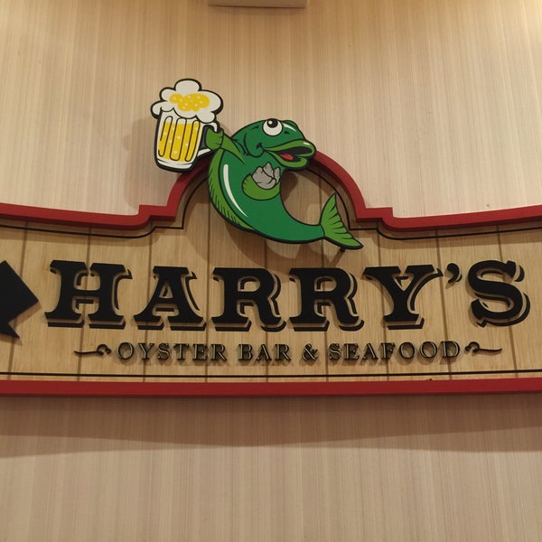 Das Foto wurde bei Harry&#39;s Oyster Bar &amp; Seafood von Jimmy L. am 10/16/2015 aufgenommen