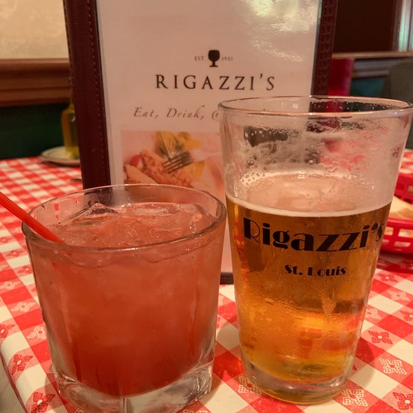 รูปภาพถ่ายที่ Rigazzis โดย Jimmy S. เมื่อ 7/30/2019
