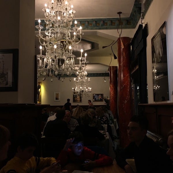 Das Foto wurde bei Restaurant O&#39;Pazzo von Human R. am 10/14/2017 aufgenommen