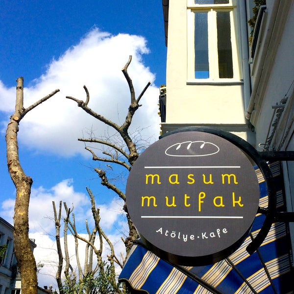 Foto diambil di Masum Mutfak - Atölye / Kafe oleh Masum Mutfak - Atölye / Kafe pada 4/8/2015