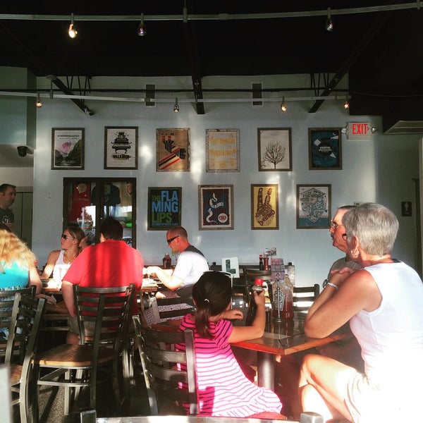 7/31/2015 tarihinde Holly H.ziyaretçi tarafından Café Eleven'de çekilen fotoğraf