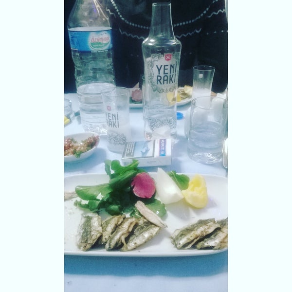 Das Foto wurde bei Giritli Balık Restaurant von Can G. am 1/2/2016 aufgenommen