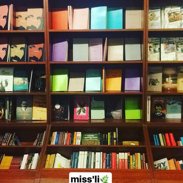 5/11/2017 tarihinde .ziyaretçi tarafından Kurtuba Kitap &amp; Kahve'de çekilen fotoğraf