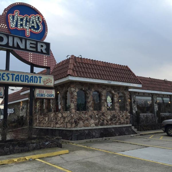 4/8/2015にVegas Diner &amp; RestaurantがVegas Diner &amp; Restaurantで撮った写真