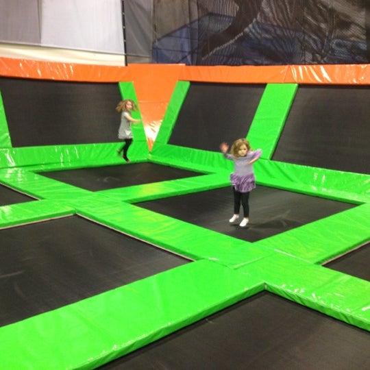Photo taken at Elevated Sportz Ultimate Trampoline Park &amp; Event Center by Aaron B. on 12/8/2012