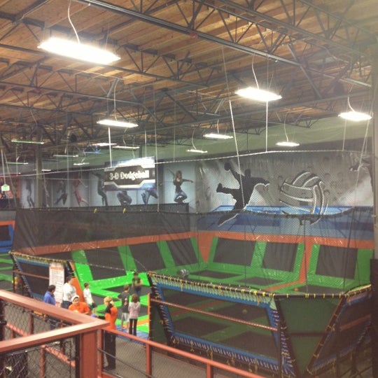 Photo taken at Elevated Sportz Ultimate Trampoline Park &amp; Event Center by Aaron B. on 12/8/2012