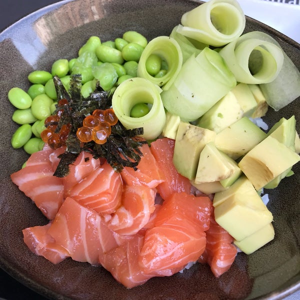 Foto tomada en Bento Sushi Restaurant  por Bahareh T. el 6/7/2018