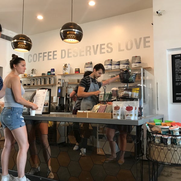 Das Foto wurde bei Love Coffee Bar von Gwen P. am 8/6/2018 aufgenommen