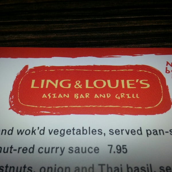5/18/2013 tarihinde Brianne F.ziyaretçi tarafından Ling &amp; Louie&#39;s Asian Bar and Grill'de çekilen fotoğraf