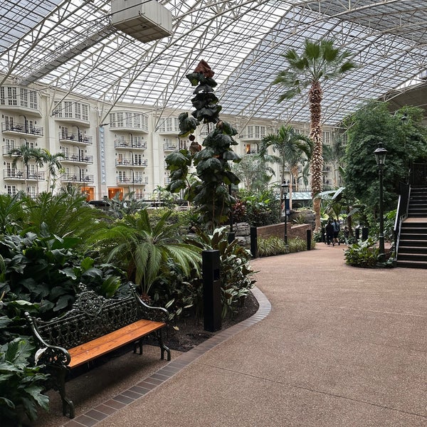 Photo taken at Gaylord Opryland Resort &amp; Convention Center by Navid on 3/9/2024