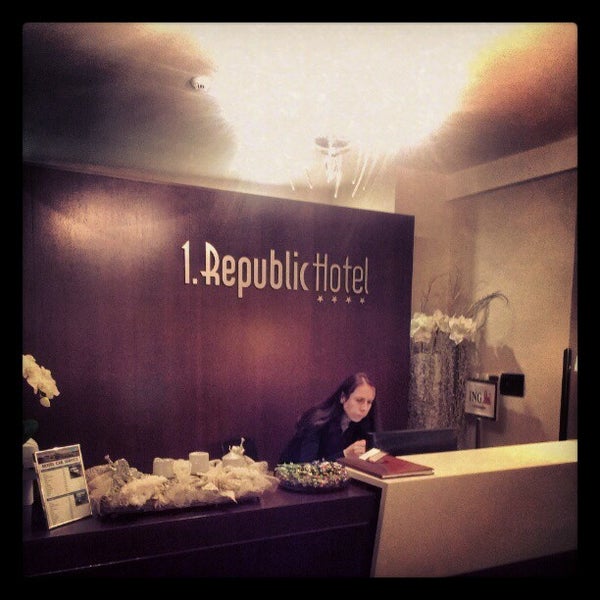 Das Foto wurde bei 1. Republic Hotel von GaramT am 12/18/2012 aufgenommen