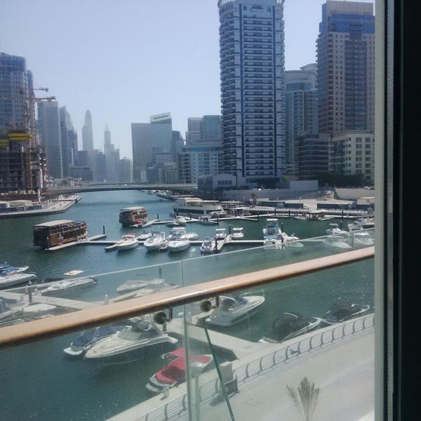 Снимок сделан в Jannah Place Dubai Marina пользователем Rose M. 6/26/2015