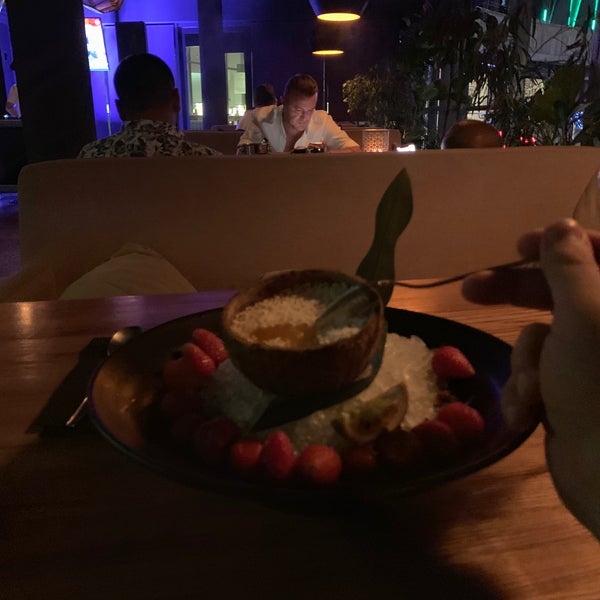 Das Foto wurde bei KOYA asian restaurant&amp;bar von Aleksandr Y. am 6/15/2019 aufgenommen