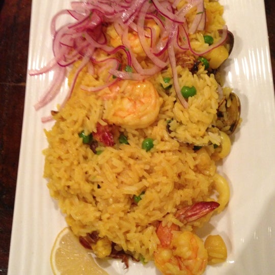 รูปภาพถ่ายที่ Sazón - Peruvian Cuisine โดย Don F. เมื่อ 10/21/2012