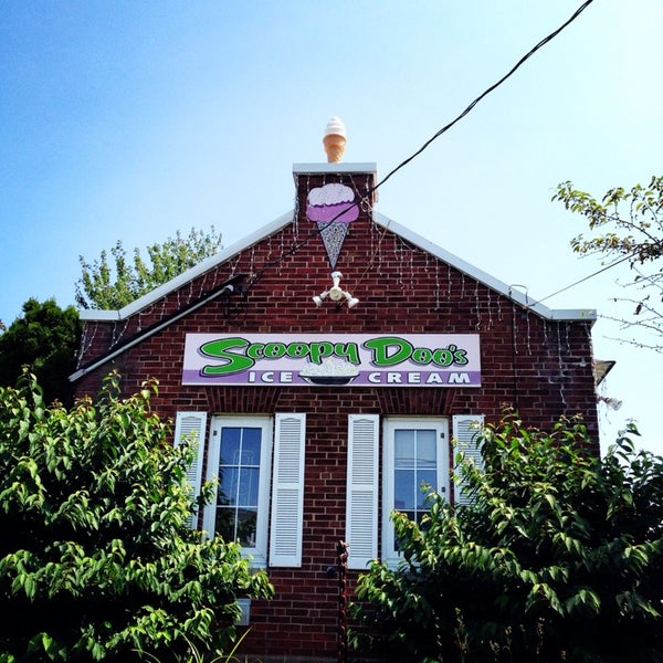 Jennifer's tip at Scoopy Doo's Ice Cream