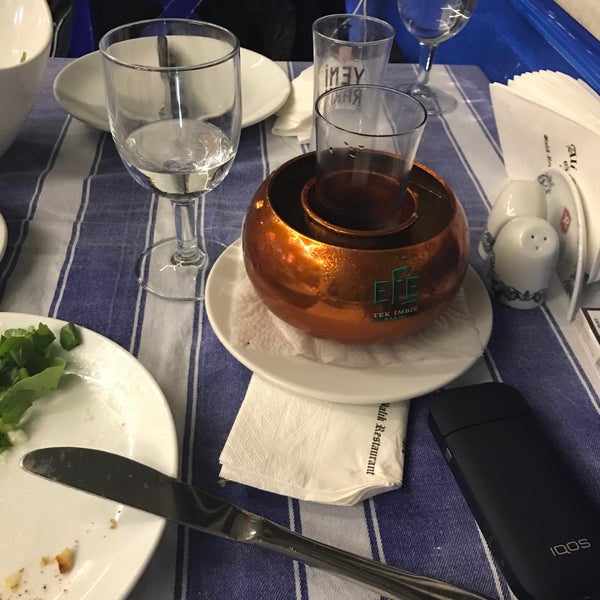 Das Foto wurde bei Ali Baba Restaurant Kadıköy von Muzaffer A. am 5/2/2018 aufgenommen