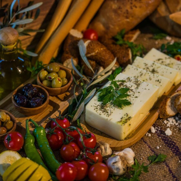 12/28/2015に.がYükseloğullari Süt Ürünleri - Ezine peyniriで撮った写真