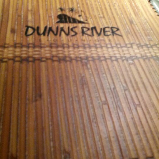 6/30/2013에 Chauna C.님이 Dunns River Lounge에서 찍은 사진