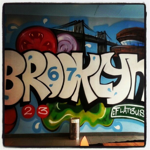10/7/2012 tarihinde Brandi M.ziyaretçi tarafından 67 Burger'de çekilen fotoğraf