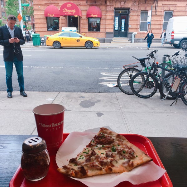 รูปภาพถ่ายที่ Marinara Pizza โดย dawn.in.newyork เมื่อ 5/11/2017