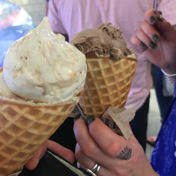 7/1/2018 tarihinde Craig K.ziyaretçi tarafından Jeni&#39;s Splendid Ice Creams'de çekilen fotoğraf