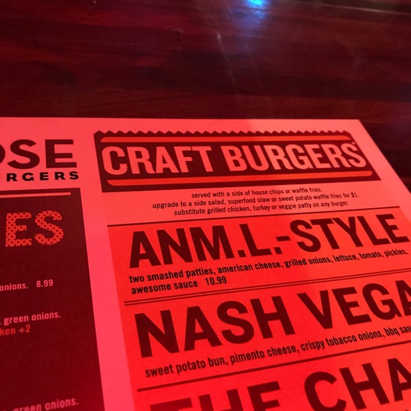 Das Foto wurde bei M.L.Rose Craft Beer &amp; Burgers von Craig K. am 7/14/2018 aufgenommen