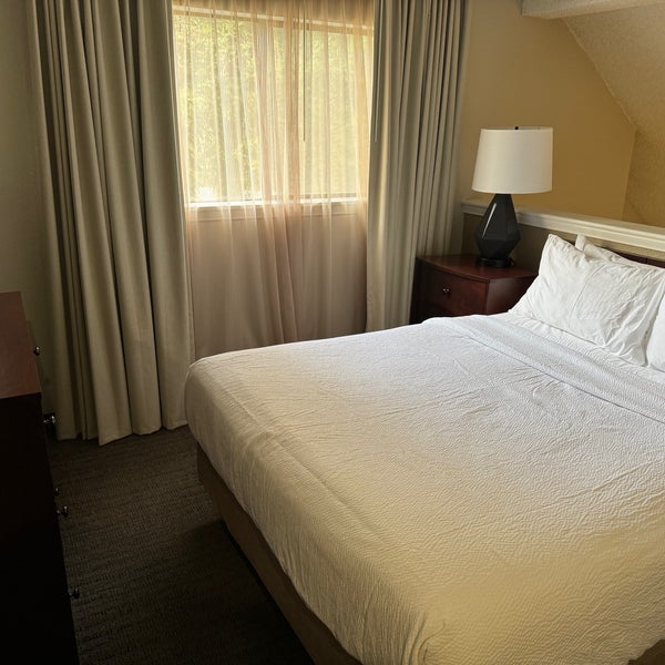 รูปภาพถ่ายที่ Residence Inn by Marriott Seattle Bellevue โดย kaoru y. เมื่อ 3/10/2024
