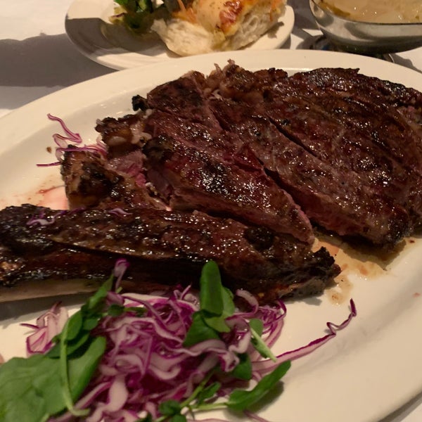 Das Foto wurde bei Charley&#39;s Steak House von kaoru y. am 9/26/2018 aufgenommen