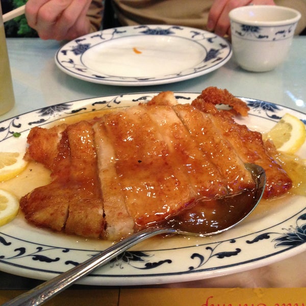 Das Foto wurde bei Harbor Palace Seafood Restaurant von kaoru y. am 4/11/2013 aufgenommen