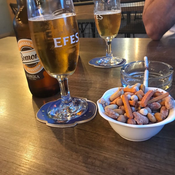 Das Foto wurde bei Şişman Efes Pub von Alperen Ş. am 7/2/2019 aufgenommen