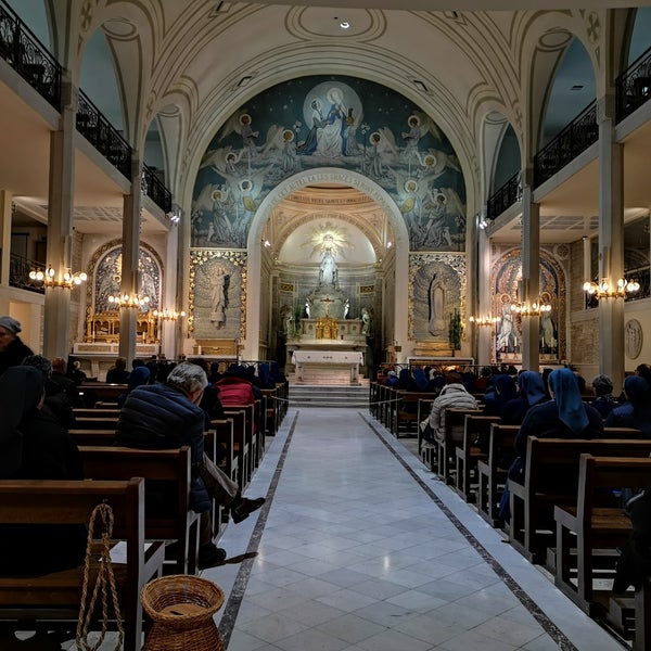 Photo taken at Chapelle Notre-Dame de la Médaille Miraculeuse by Nikolai L. on 3/13/2019