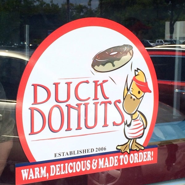 Снимок сделан в Duck Donuts пользователем Mary A. 7/4/2014