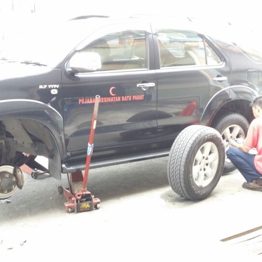 Pusat Servis Tayar u0026 Bateri V-Teck - Automotive Shop in Batu Pahat