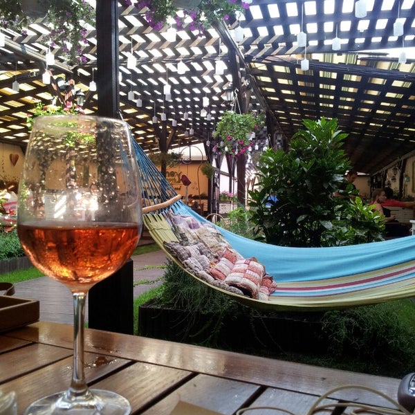 Journey Pub Pub in Piața Romană