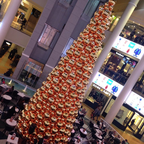 รูปภาพถ่ายที่ Atrium Mall โดย Михаил К. เมื่อ 12/20/2014