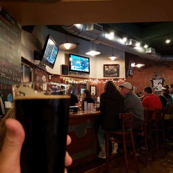 Foto diambil di Madison Brewing Company Pub &amp; Restaurant oleh Scott Y. pada 10/16/2021