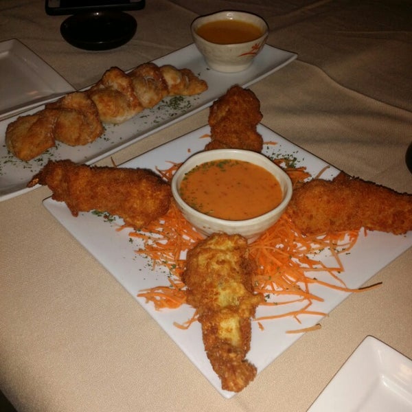 Foto scattata a Kotta Sushi Lounge da KPofDallas il 10/9/2014