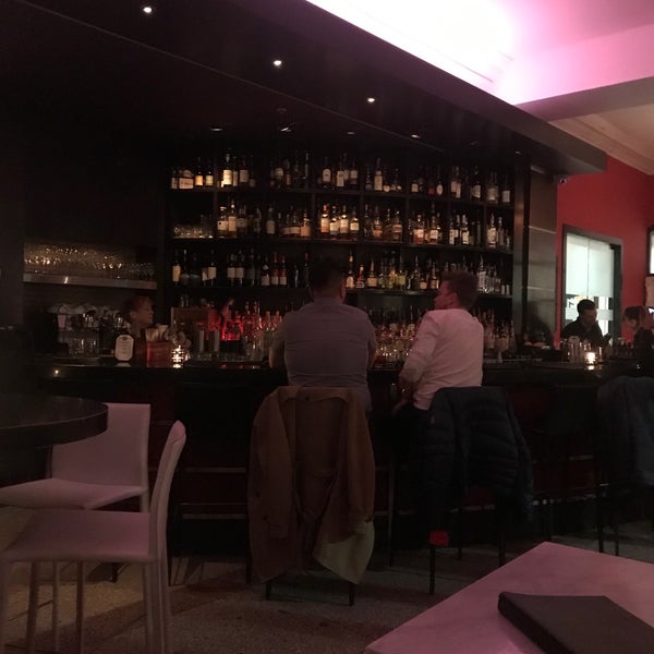 Das Foto wurde bei Uva Wine &amp; Cocktail Bar von N S. am 3/3/2018 aufgenommen