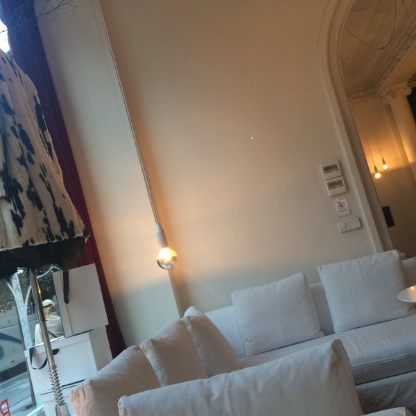 Foto tirada no(a) Hotel de las Letras por Susana G. em 9/18/2015
